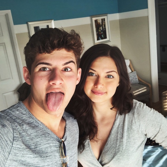 Meet your Posher, Jordan! โญ๏ธ๐น - Picture 6 of 8